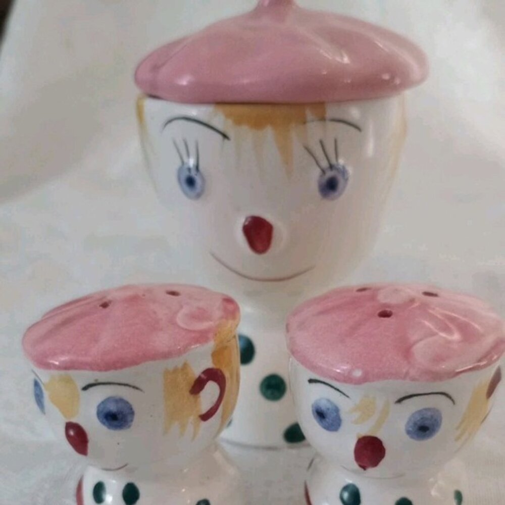 Figural Anthropomorphic Egg Cup Salt & Pepper Set Vintage Japan